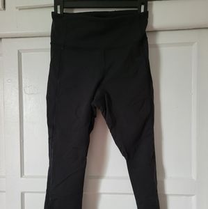 Lululemon  crop size 6
